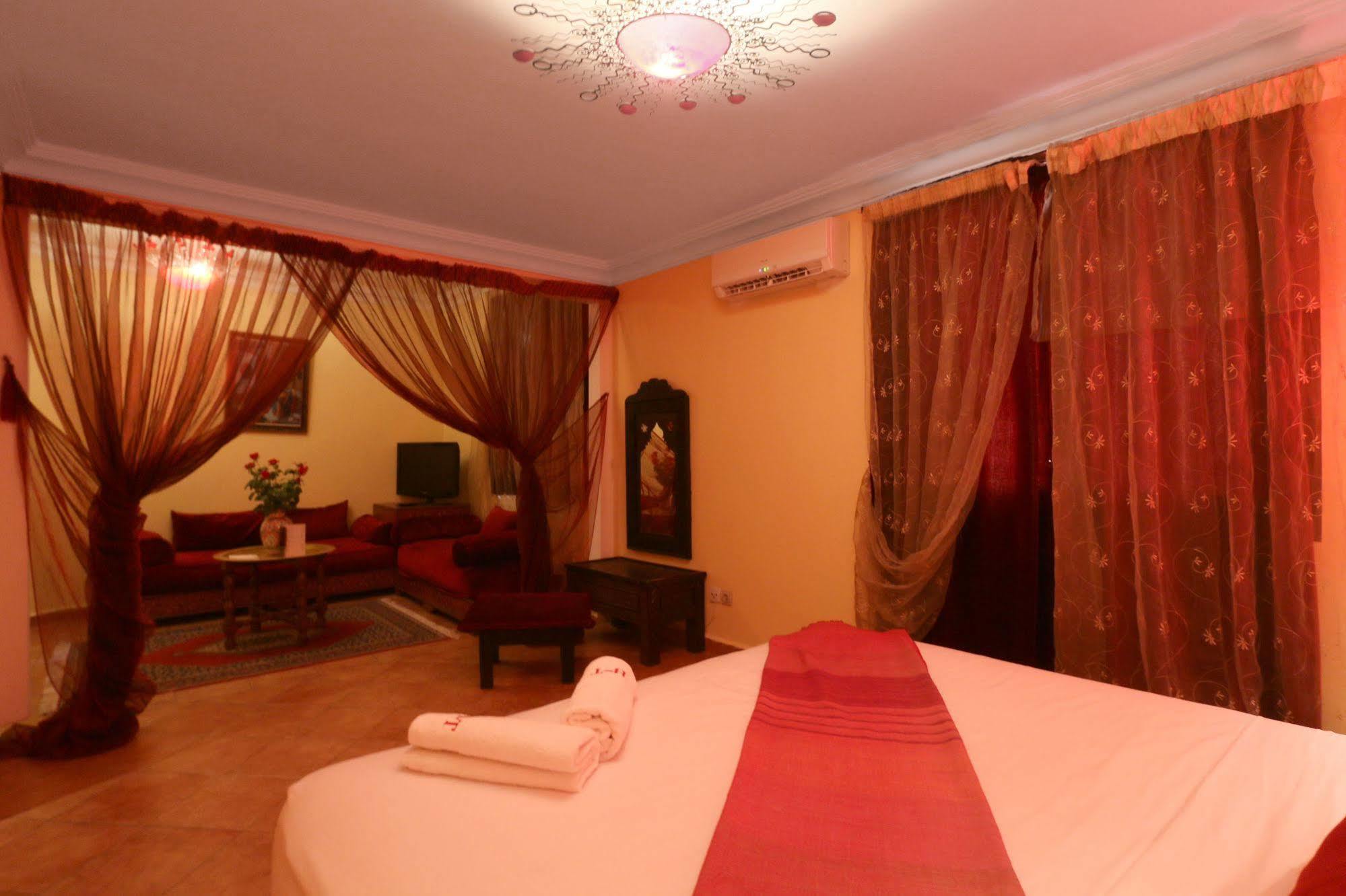Hotel Tafoukt มาร์ราเกช ภายนอก รูปภาพ